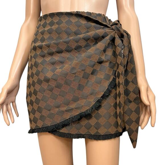 Judith March Checkered Plaid Wrap Mini Skirt Small Woven Fringe Brown Preppy - Picture 1 of 10